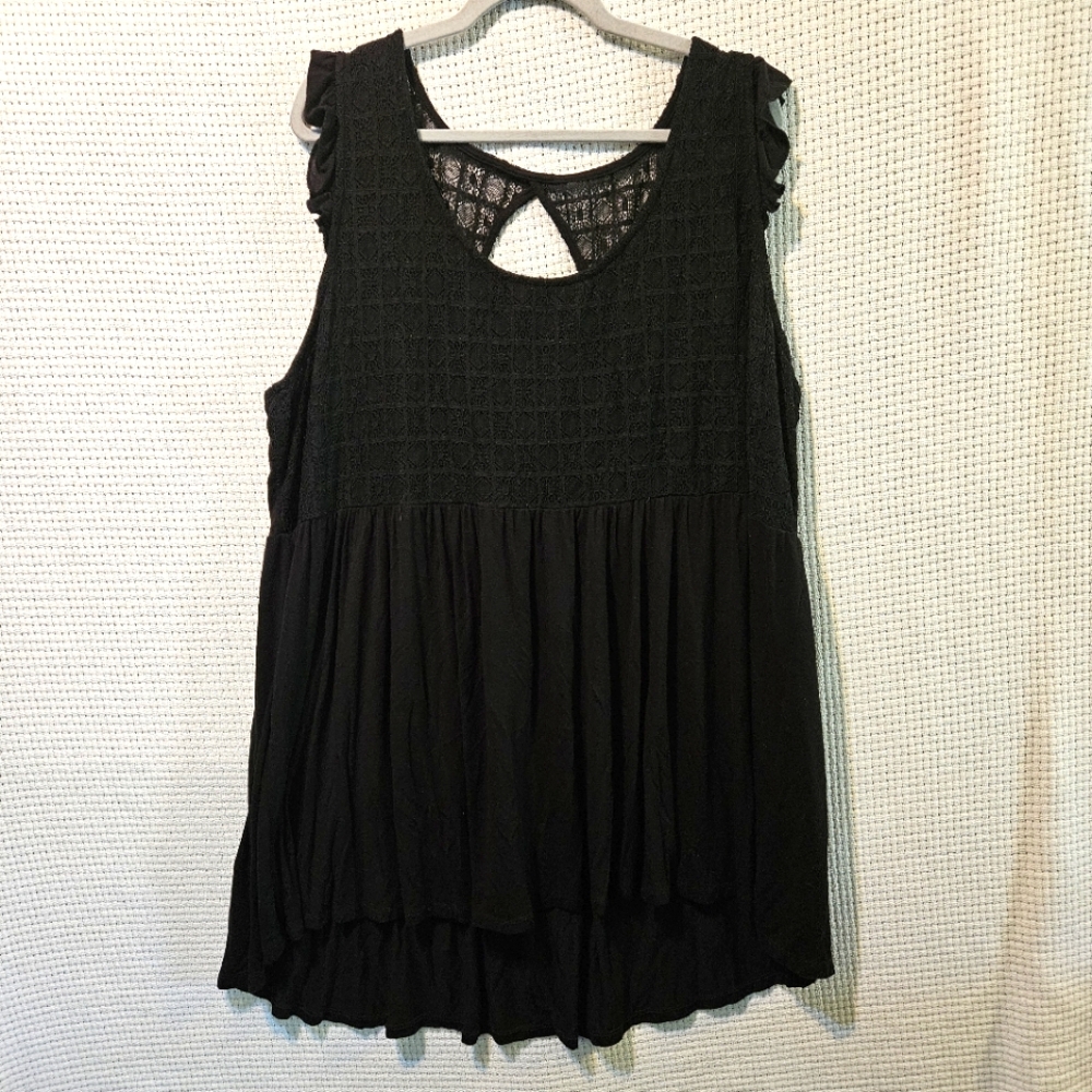 Torrid 4xt Lace Cap Sleeve Black Keyhole Top